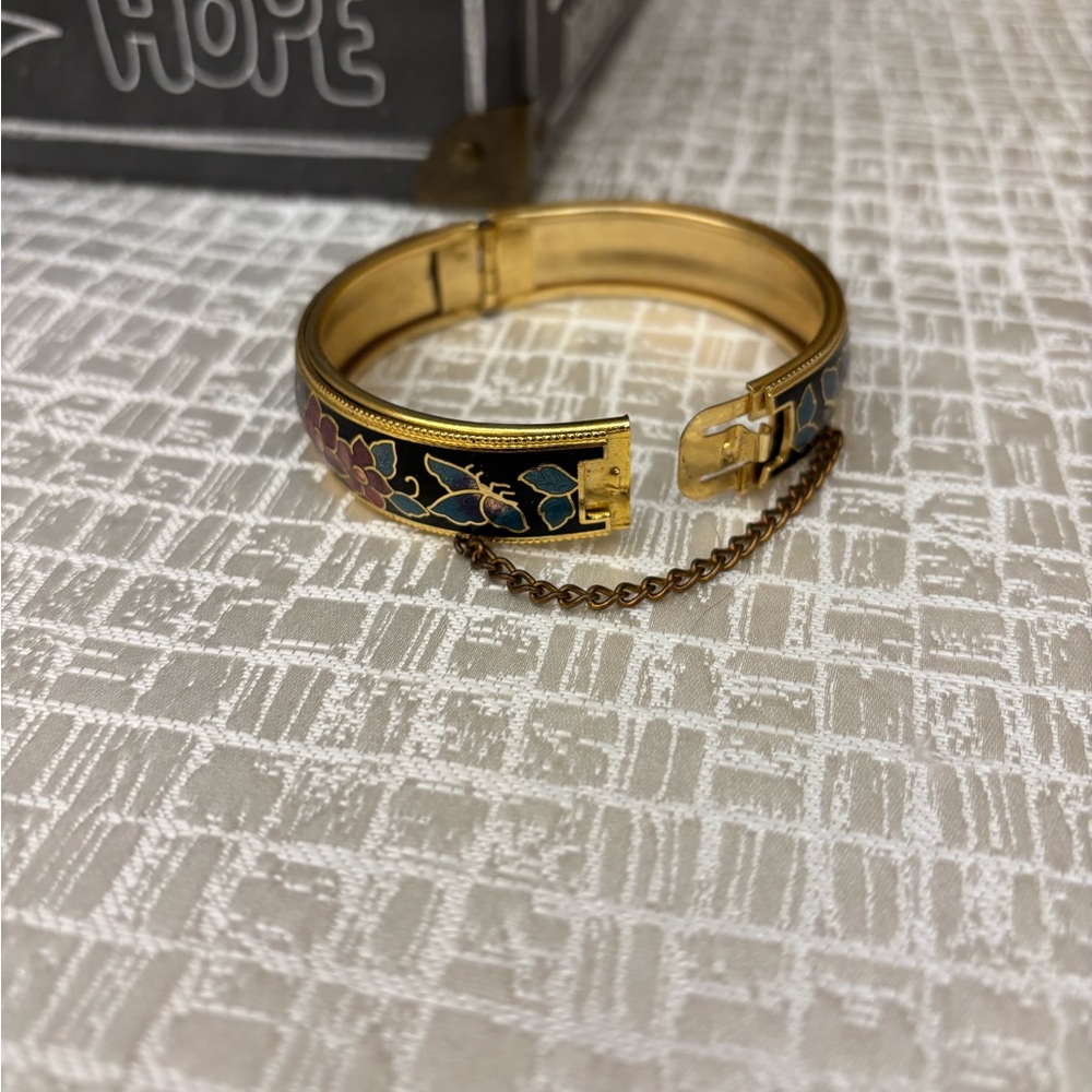 Vintage Goldtone Multicolor Cloisonné Enamel Hinged Bangle Bracelet - Picture 3 of 5